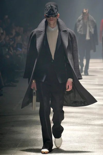 Look 9